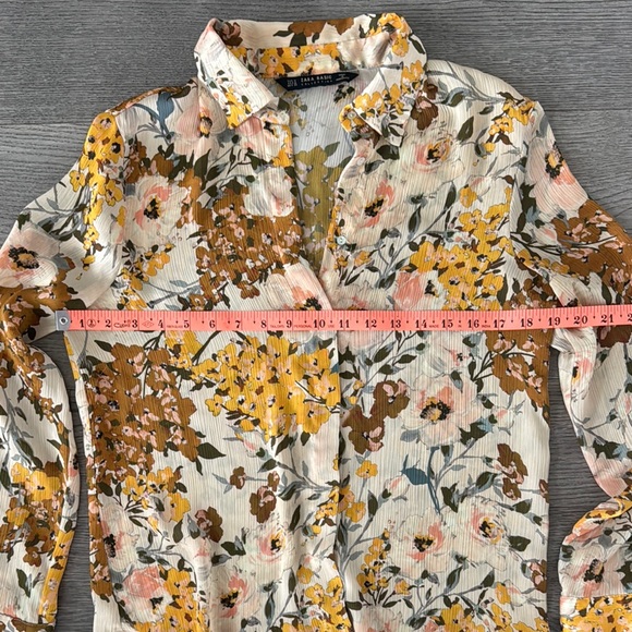 🌼ZARA🌼 Floral Plisse Button-Down Blouse, Size M - Picture 7 of 10